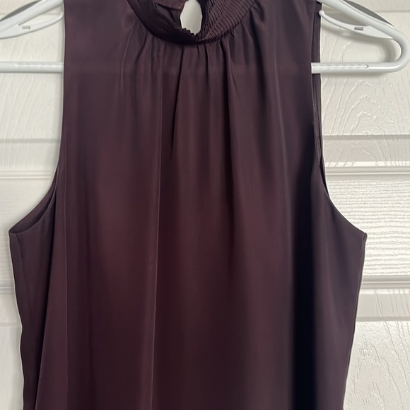 Women’s high neck sleeveless blouse from Le Chateau - Picture 4 of 8